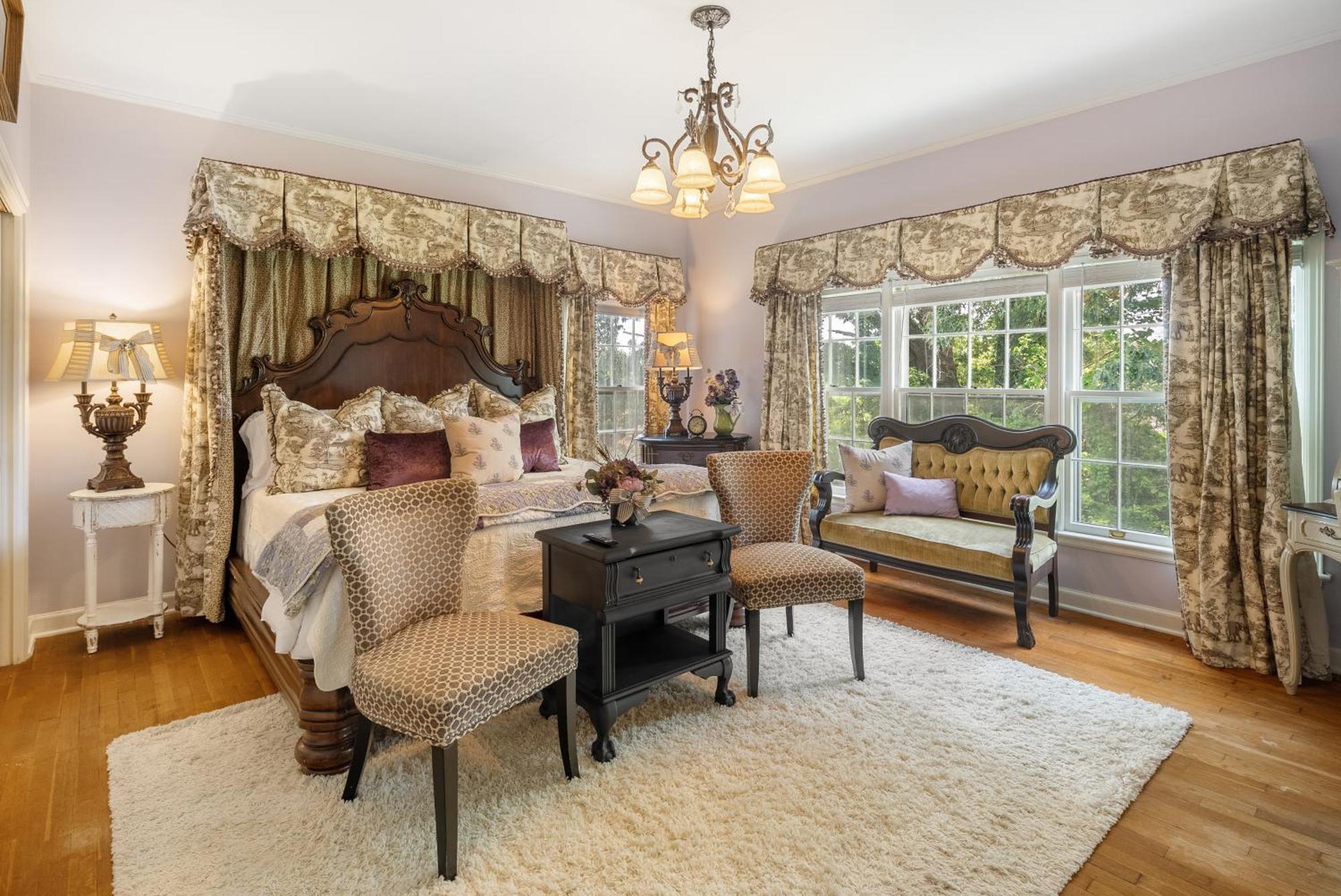 Beland Mansion-Blooming Garden Suite! ฟอร์ตสมิธ ภายนอก รูปภาพ